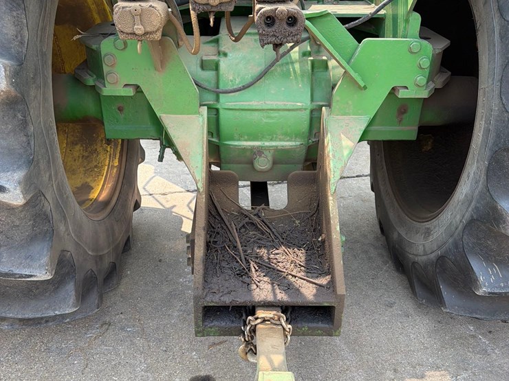 john-deere-8560-image-8