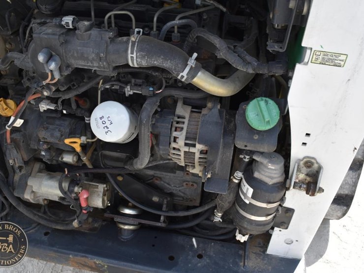 2016-bobcat-t740-image-70