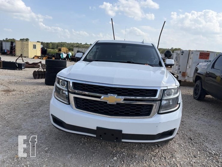2015-chevrolet-tahoe-image-2