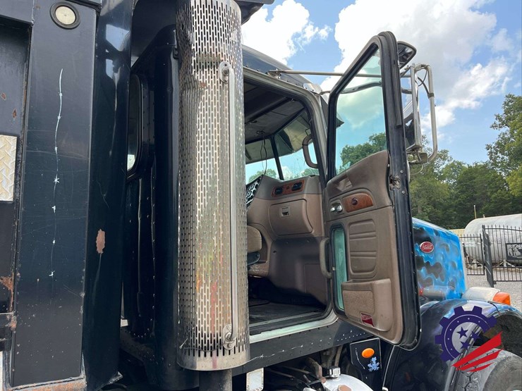 2008-peterbilt-365-image-56