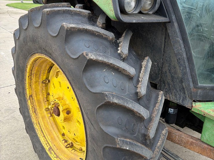 john-deere-3155-image-11