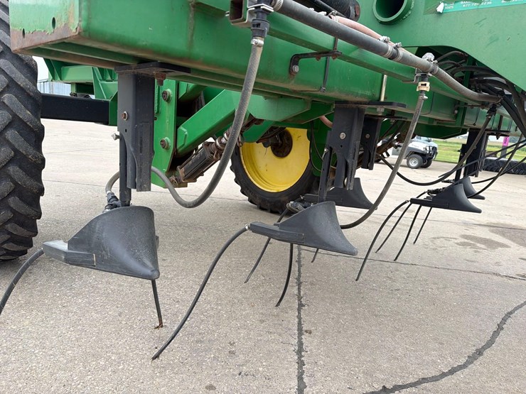 schaben-1500-gallon-pull-type-tool-bar-applicator-image-17