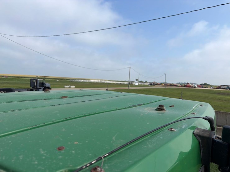 john-deere-8200-image-63