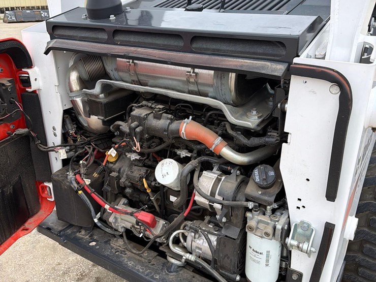 2022-bobcat-s770-image-30