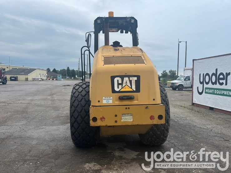 2016-caterpillar-cs56b-image-4