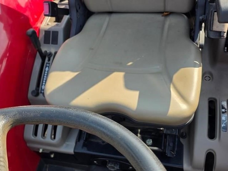 case-ih-farmall-35c-image-44