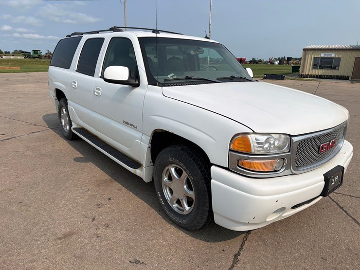 2005-gmc-yukon-denali-image-3