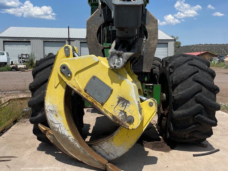 2015-deere-648l-image-4