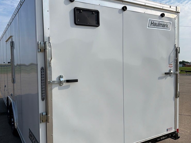 2020--haulmark-grizzly-hd-8-1/2ft-x-24ft-enclosed-trailer----like-new-image-6