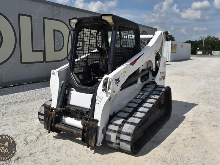 2016-bobcat-t740-image-43