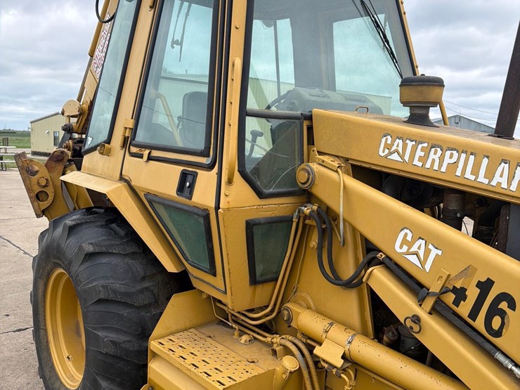 caterpillar-416-image-18