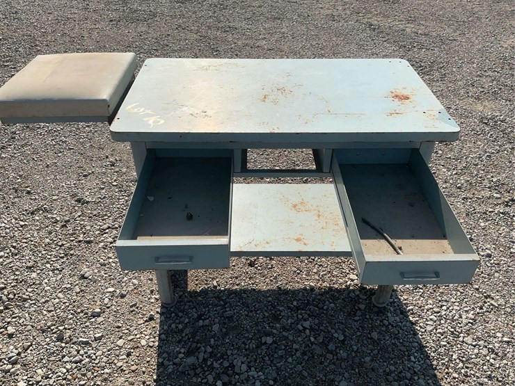 examine-table-image-3