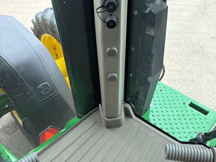 2022-john-deere-8r-280-image-59