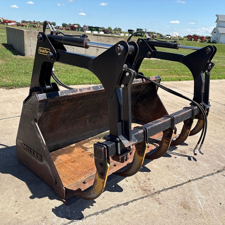 JOHN DEERE 640