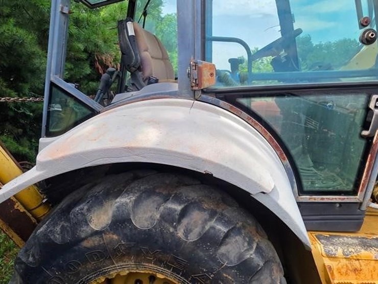 new-holland-555e-image-12