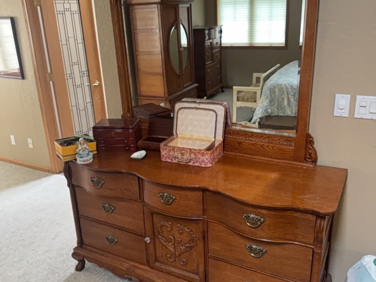 very-large-oak-dresser-with-large-high-back-mirror-image-1