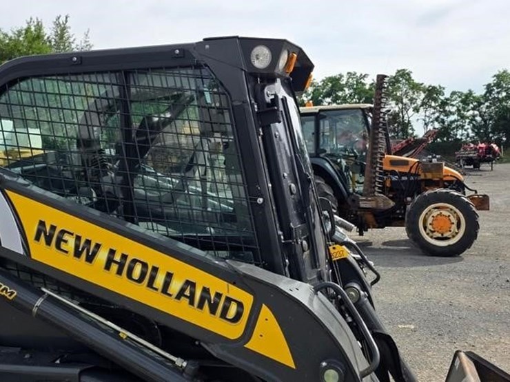 2022-new-holland-c345-image-10