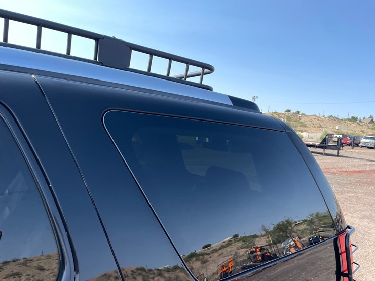 2009-cadillac-escalade-image-15