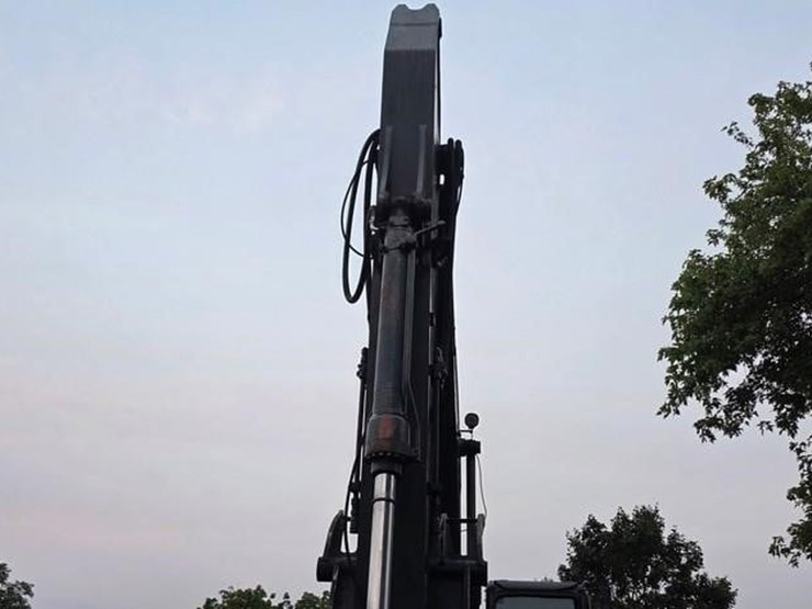2011-deere-240d-lc-image-68