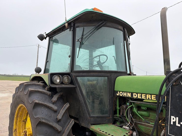 john-deere-3155-image-30