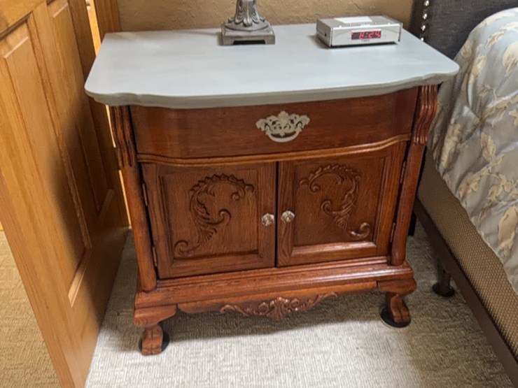 two-matching-oak-night-stands-image-6