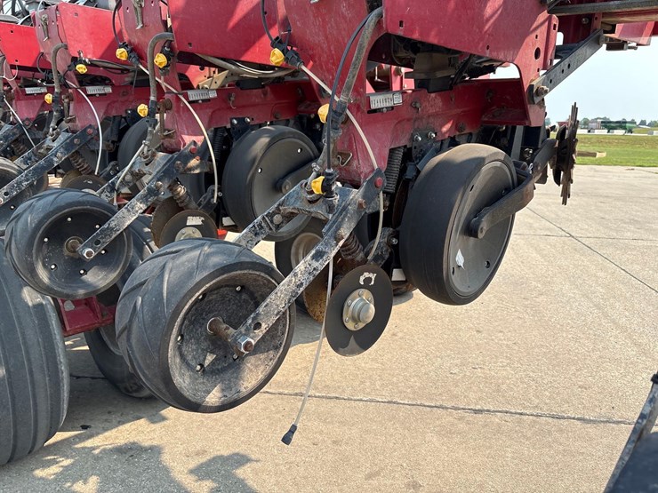 2011-case-ih-1240-image-54