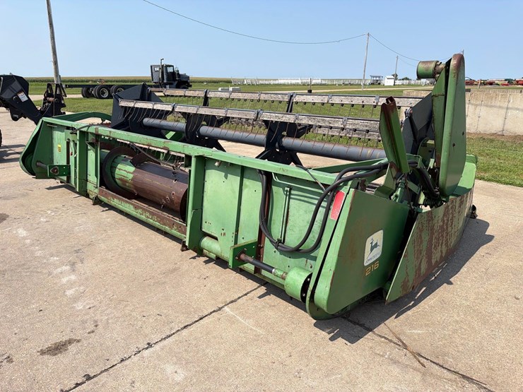 john-deere-216-image-4