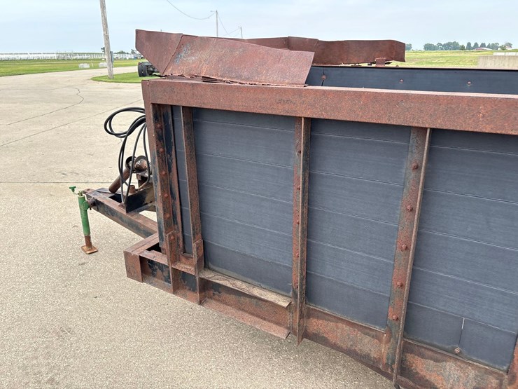meyer-m425-manure-spreader-image-14