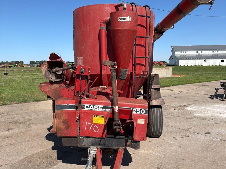 case-ih-1250-image-2