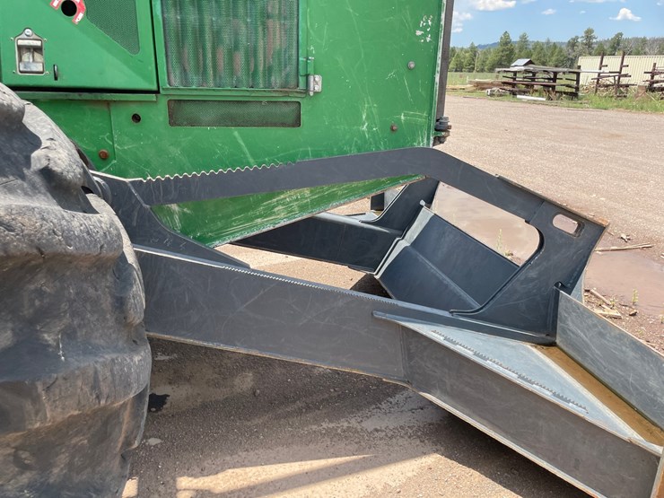 2015-deere-648l-image-36