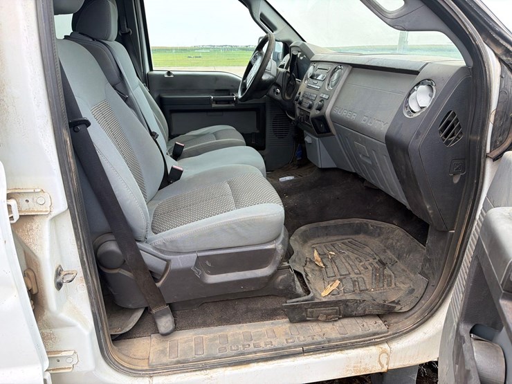 2010-ford-f350-image-30