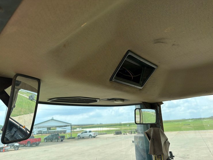 john-deere-8560-image-52