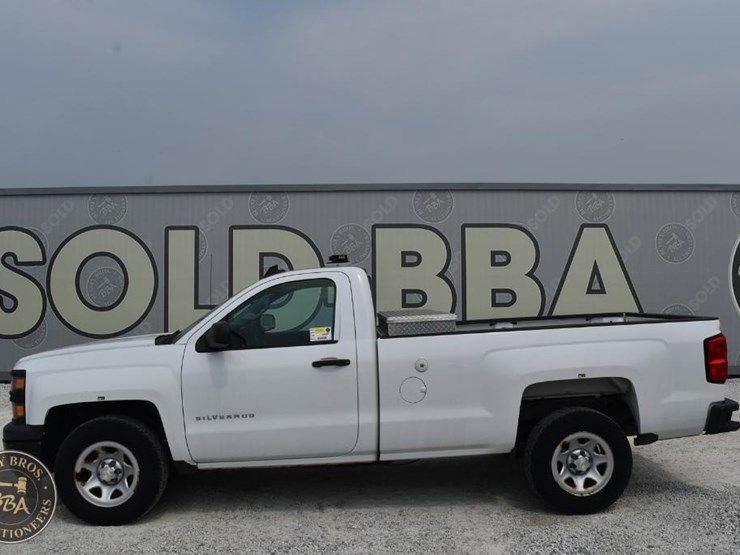 2015-chevrolet-silverado-1500-image-2
