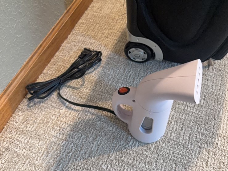 wrinkle-remover-and-like-new-travelon-pull-type-suitcase-image-5