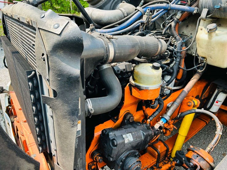 2005-kenworth-t300-image-31