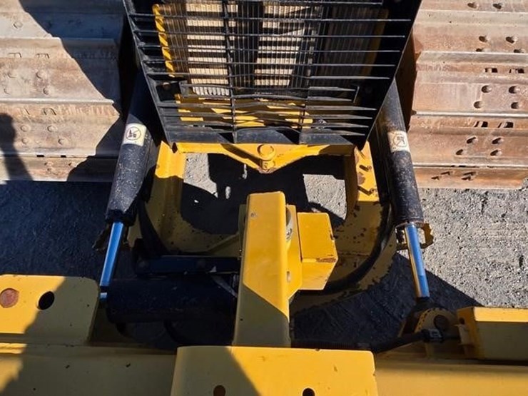 2020-caterpillar-d5k2-lgp-image-50