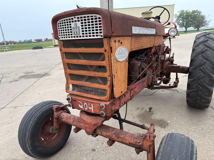 farmall-460-tractor-image-17