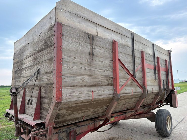 roorda-16ft-rear-unload-silage-wagon-image-6