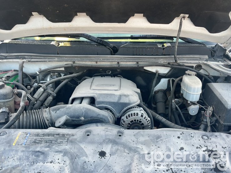 2010-chevrolet-silverado-2500-image-5
