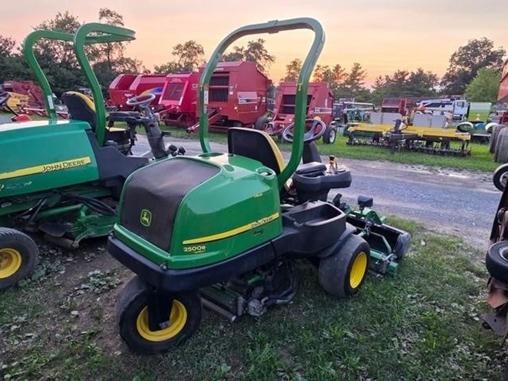 2009-john-deere-2500b-image-4