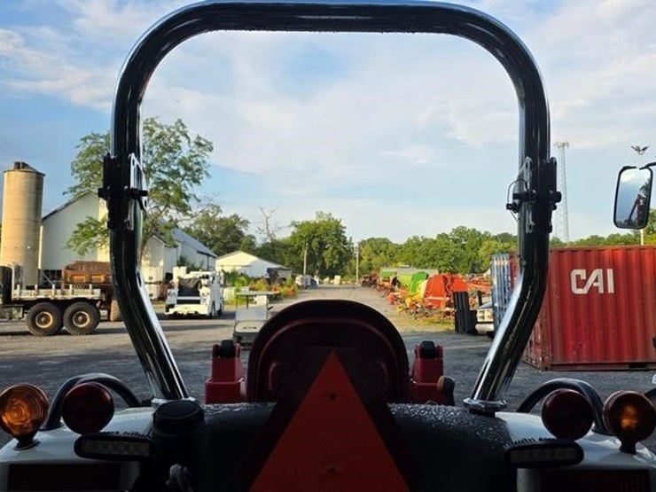 new-holland-boomer-8n-image-18