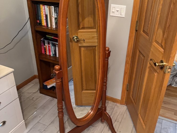 freestanding-full-length-mirror-image-1