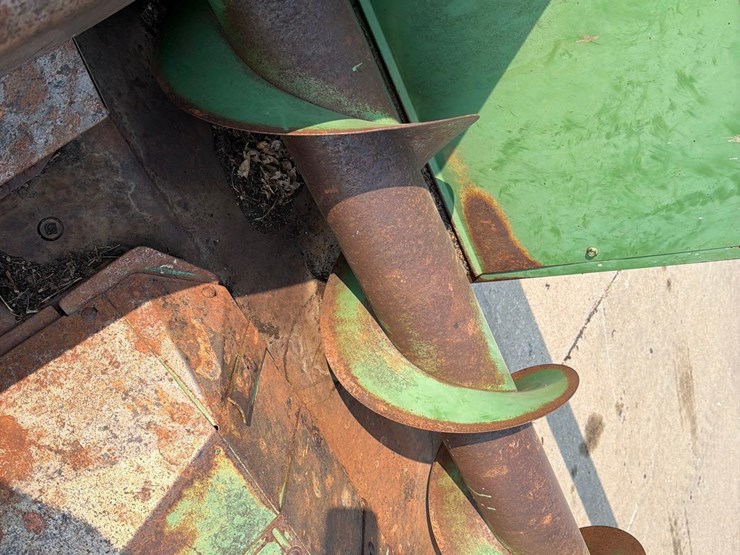 john-deere-444-image-9