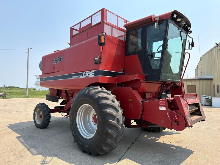 1989-case-ih-1660-image-3