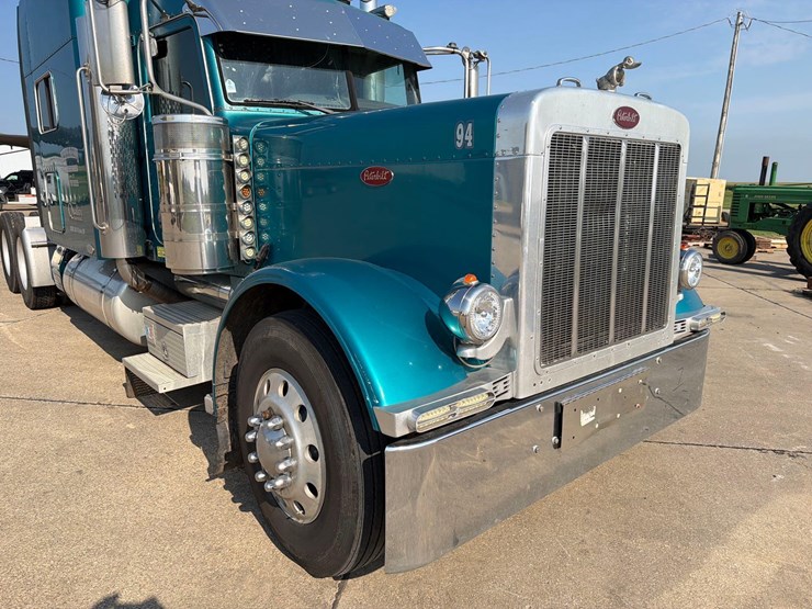 2007-peterbilt-379-image-21