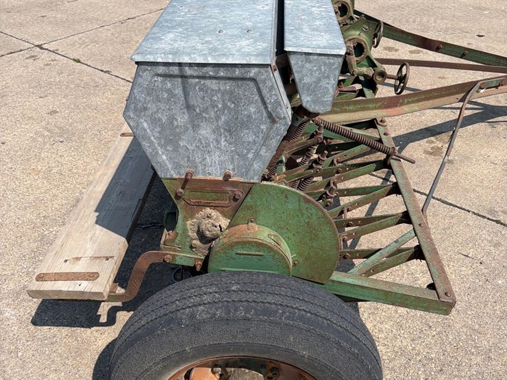 john-deere-b-image-6