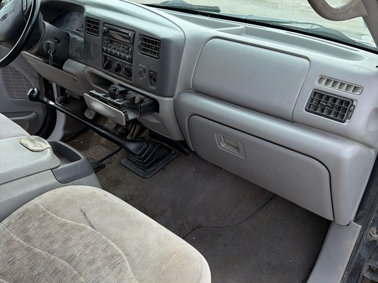 2000-ford-f250-image-31