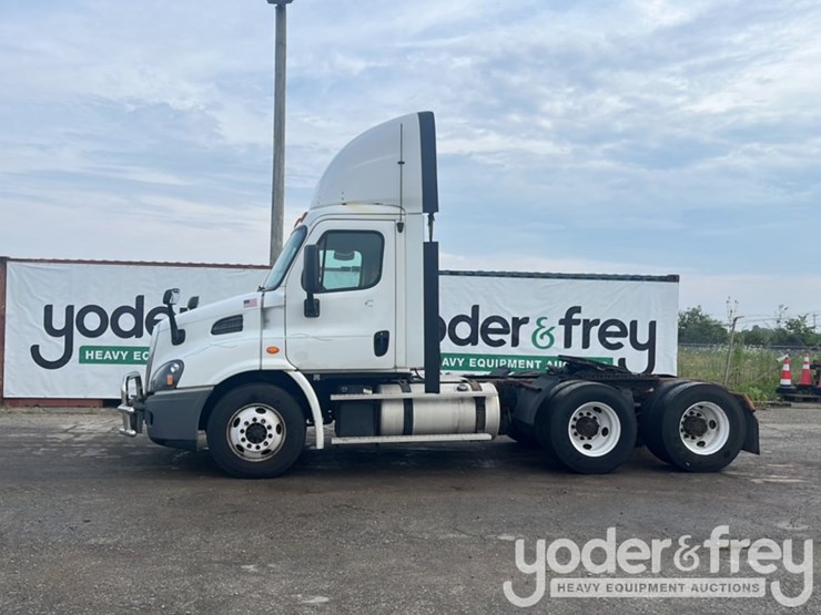 2018-freightliner-cascadia-113-image-3