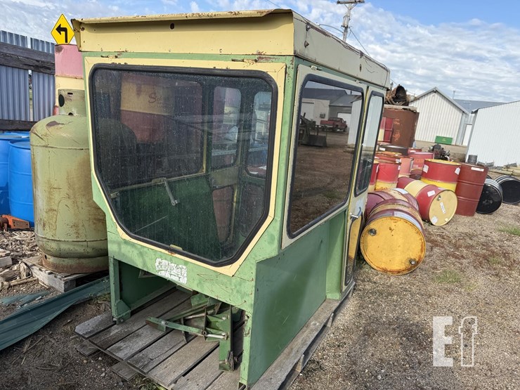john-deere-3020-image-2
