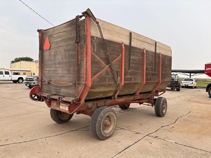 roorda-16ft-rear-unload-silage-wagon-image-3
